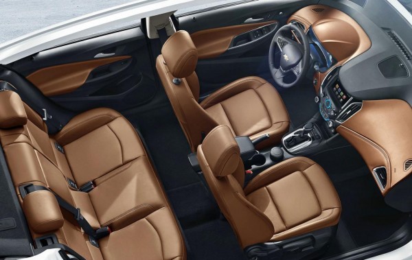 2015-16 Chevrolet Cruze interior