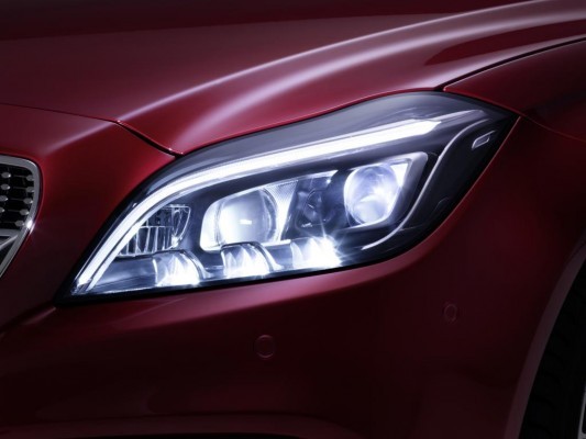 2015 Mercedes-Benz CLS Multibeam LED headlights