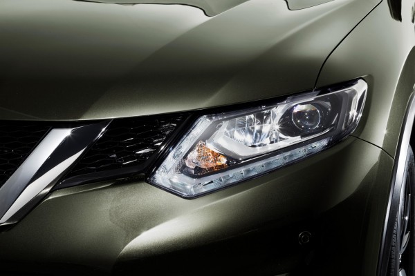 New Nissan X-Trail LED headlights