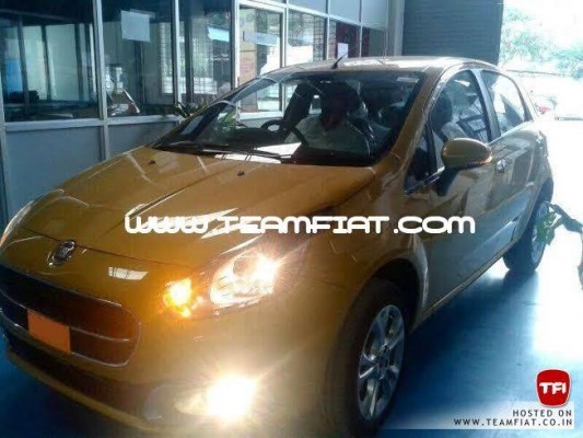 2014 Fiat Punto facelift with sweptback headlamps and fog lamps