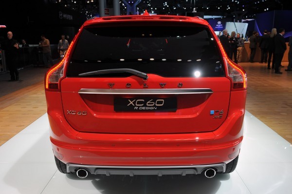 Volvo XC60 R-Design rear profile