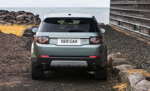2015 Land Rover Discovery Sport rear profile