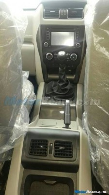 2015 Mahindra Scorpio facelift central console