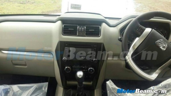 2015 Mahindra Scorpio facelift dashboard and instrument cluster