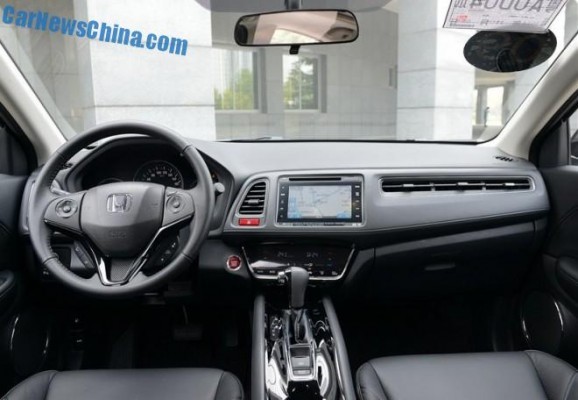 Honda Vezel Chinese spec interiors