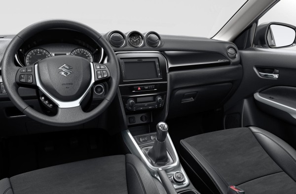 Suzuki Vitara compact SUV multifunctional steering wheel
