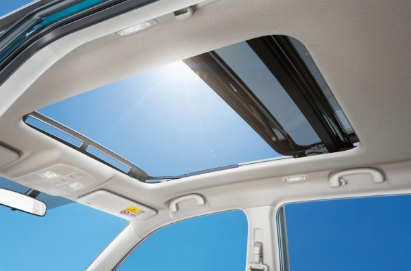 Suzuki Vitara compact SUV sun roof