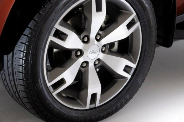 New Ford Endeavour alloy wheels