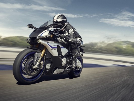 2015 Yamaha YZF R1 India launch in March