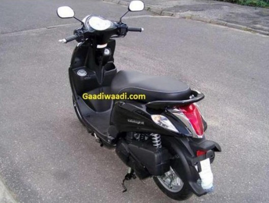 Yamaha Delight Scooter spied rear