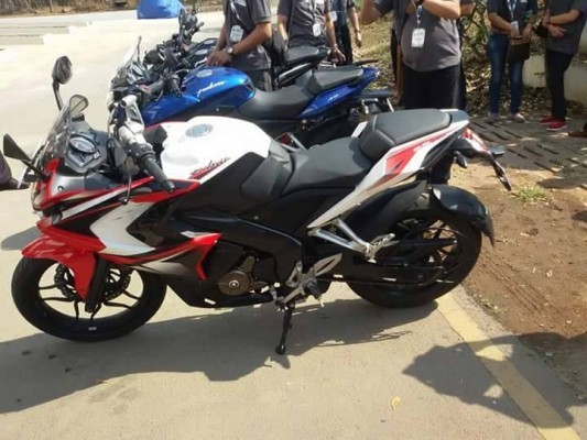Bajaj Pulsar 200 SS presented at an event side profile