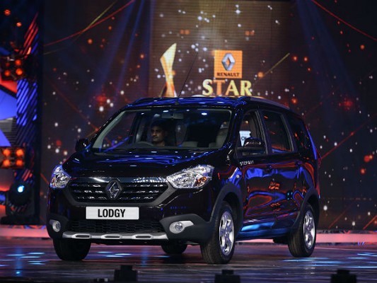 Renault Lodgy MPV at StarGuild Awards