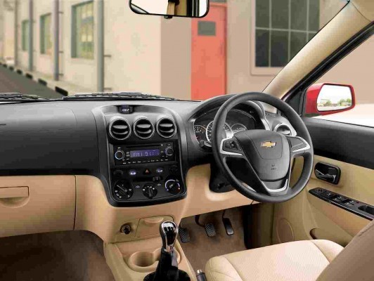 2015-Chevrolet-Enjoy-interior