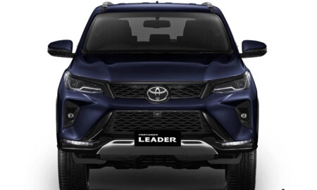 Toyota Fortuner Leader front