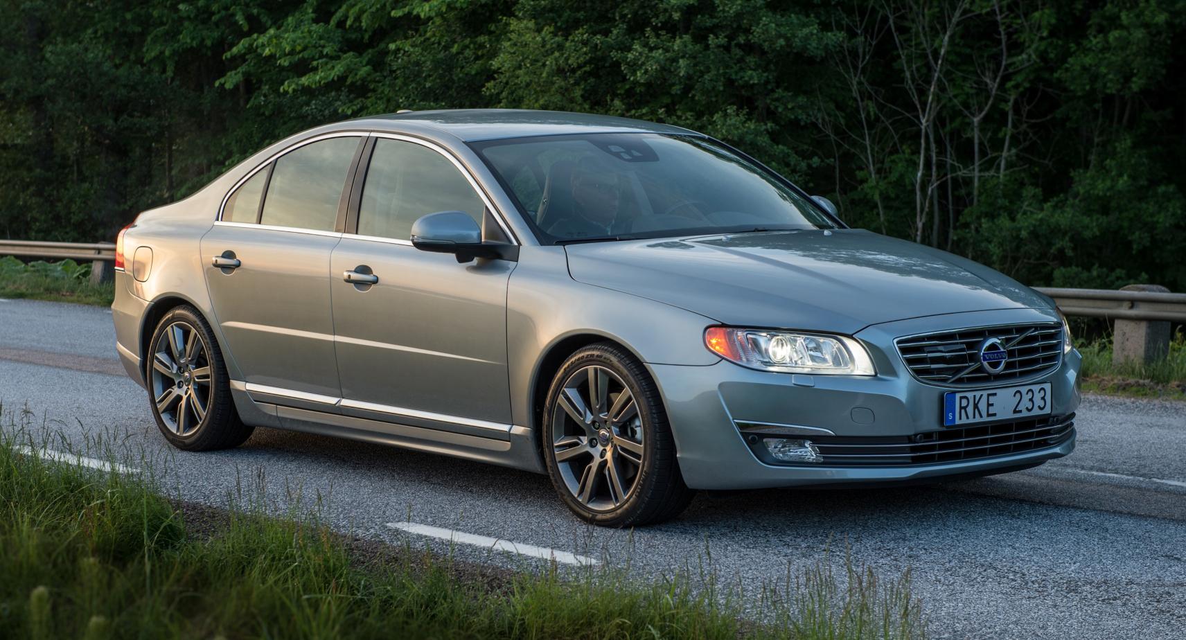 2014 Volvo S80 Facelift Launched Details Inside India Car News