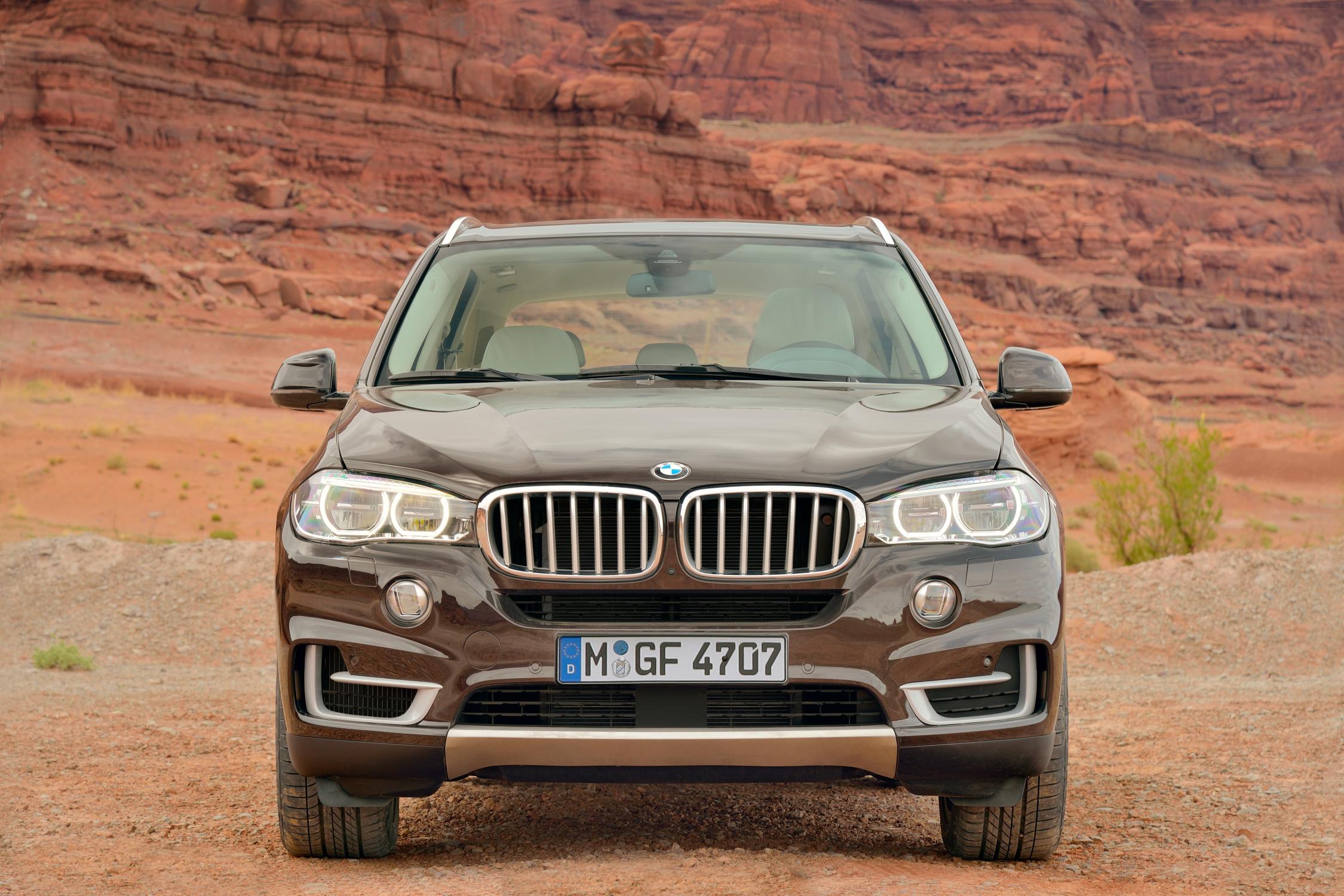 New 2015 BMW X5 front profile