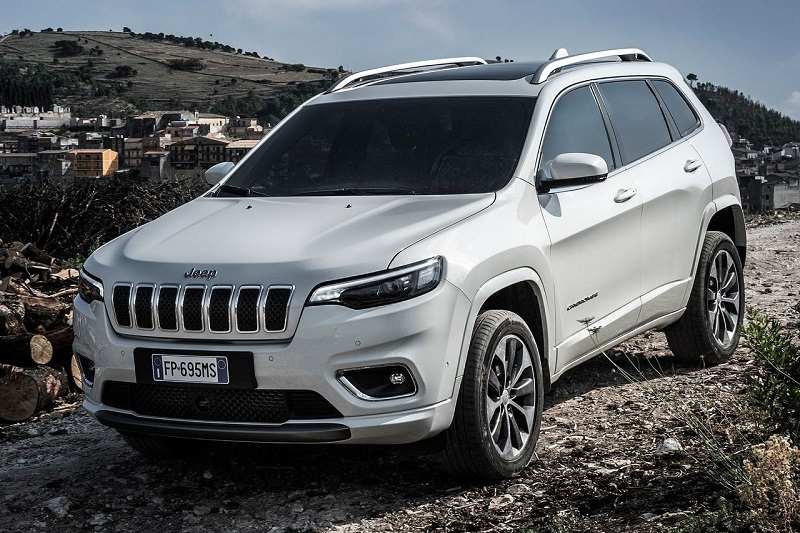 First Spy Pictures Of 2021 Jeep Grand Cherokee Emerged
