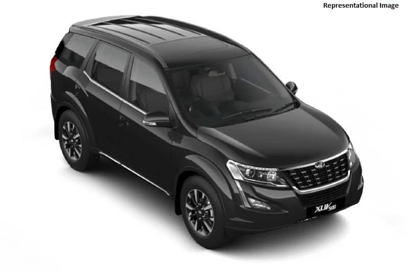 2020 Mahindra XUV500 Details