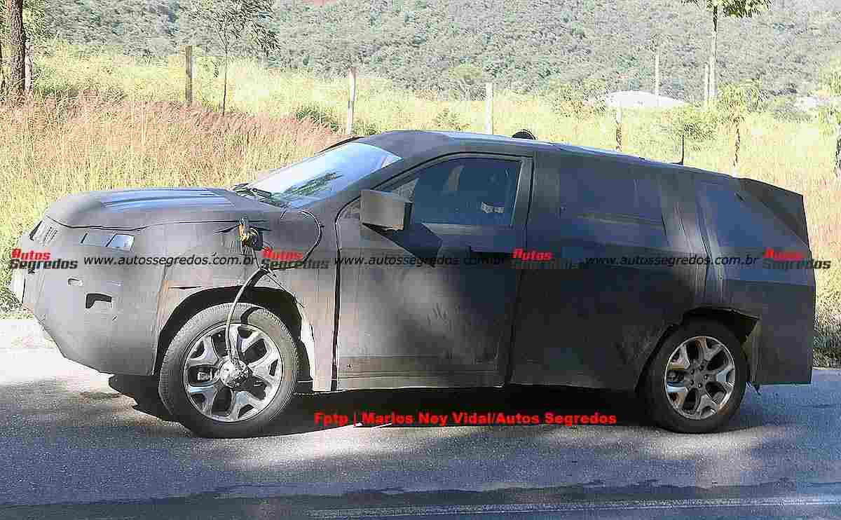 Jeep Grand Compass Spied Side