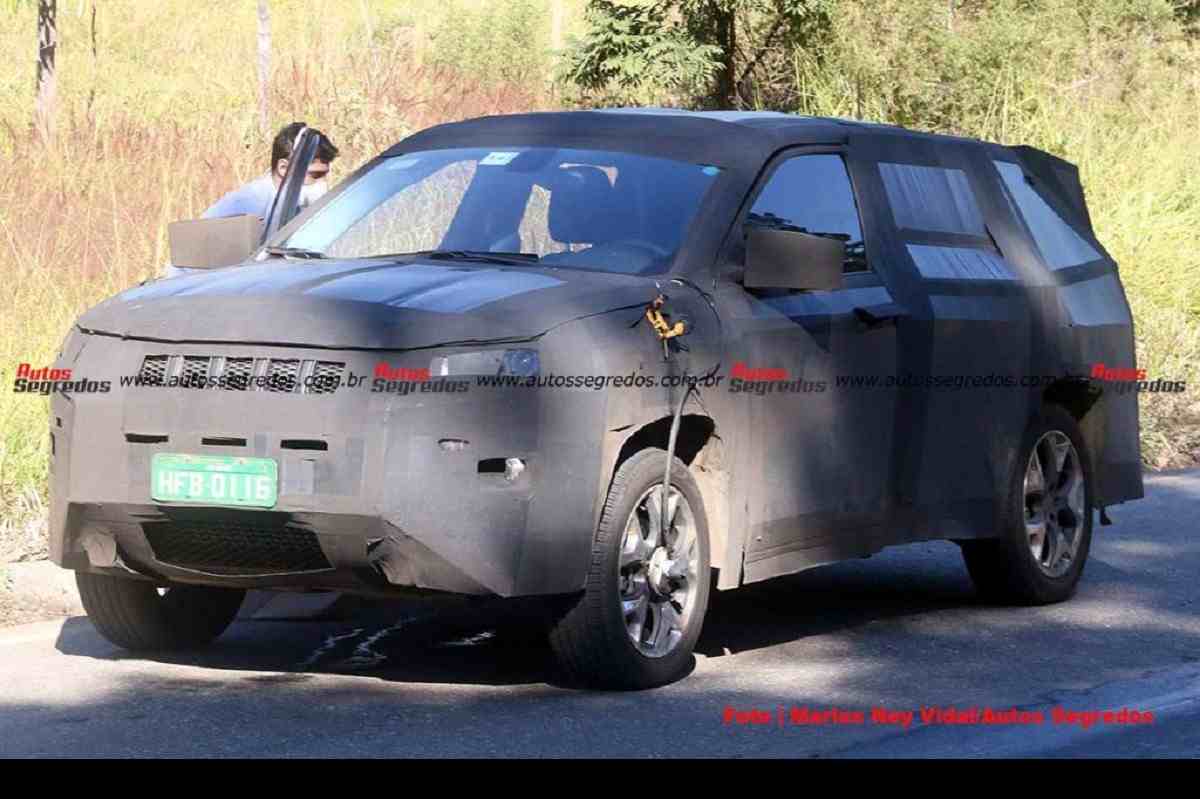 Jeep Grand Compass Spied