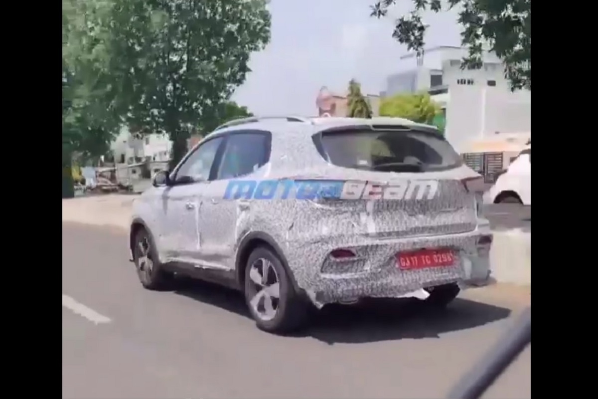 MG ZS Petrol spied