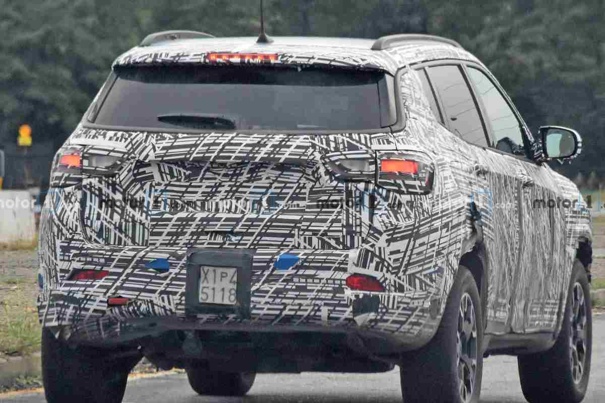 Jeep Compass facelift Rear Spied