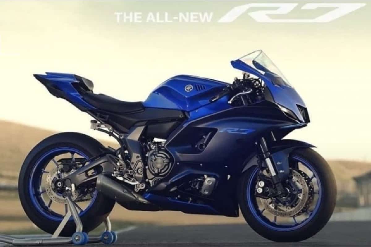 2022 Yamaha R7 images