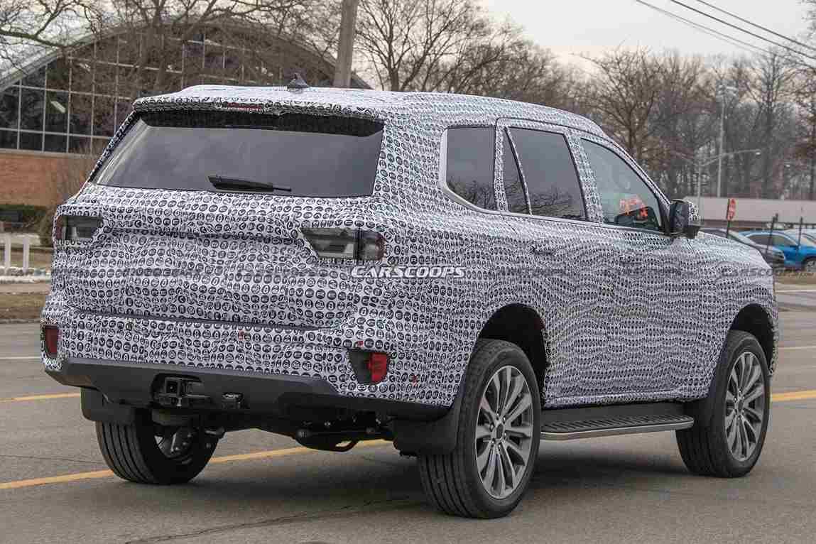 new-gen Ford Endeavour Spied rear