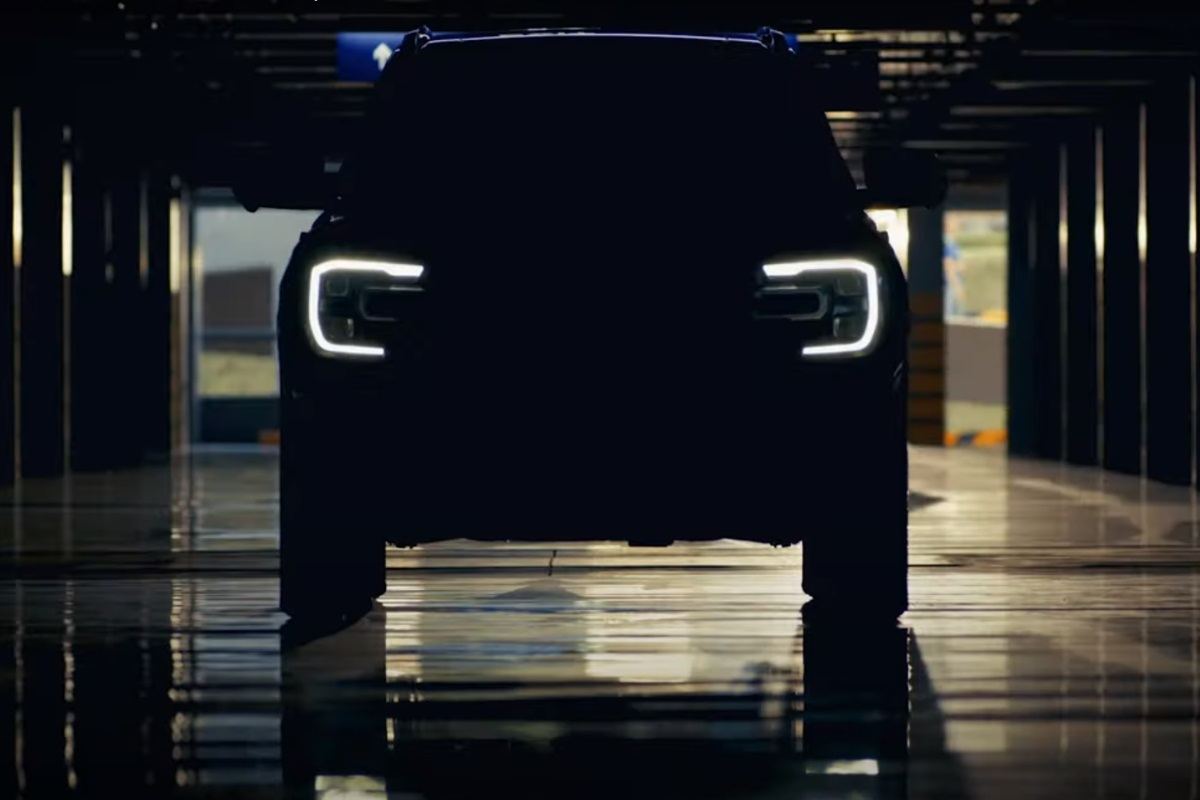 2022 Ford Endeavour front teased
