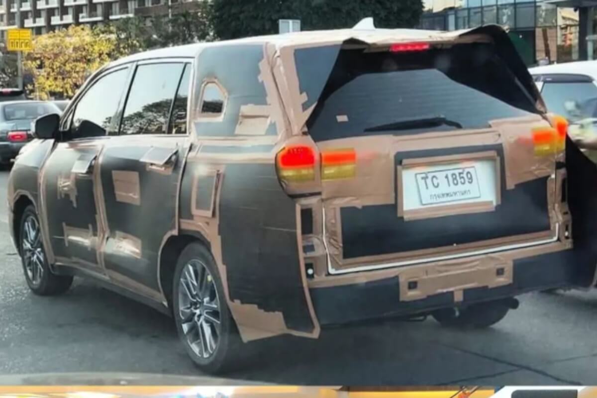 2023 Toyota Innova Spied rear