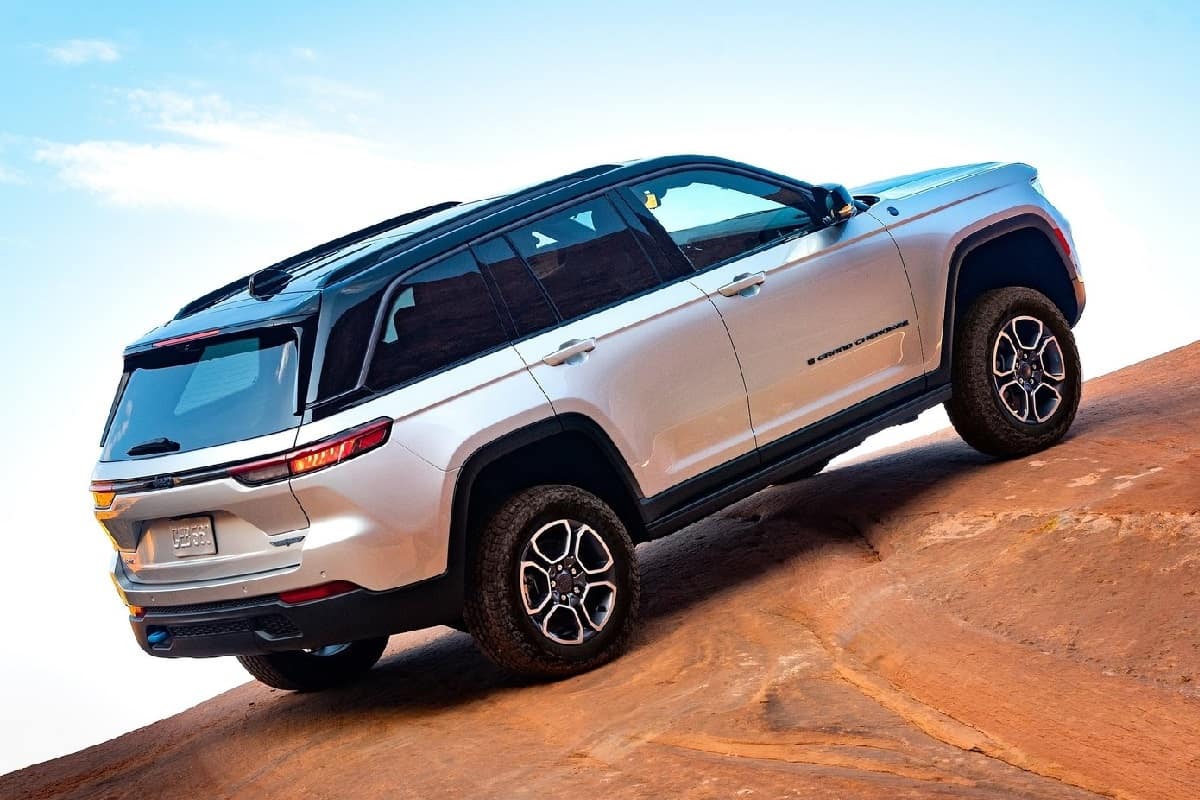 2023 Jeep Grand Cherokee Features