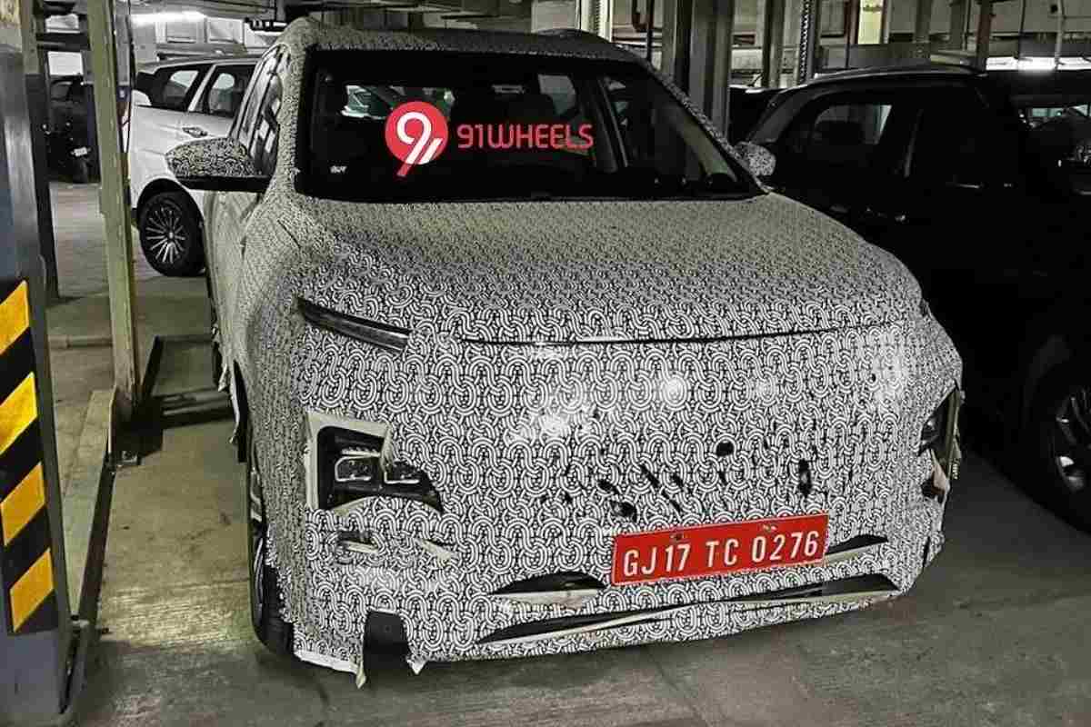 New MG Hector 6-seater Spied