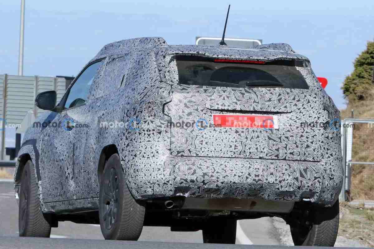 New Renault Duster Spied rear