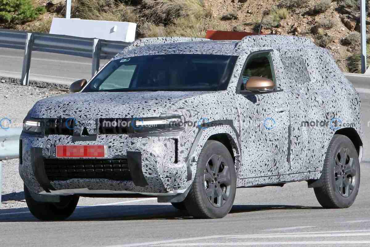 New Renault Duster Spied
